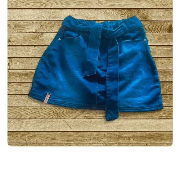 Skirts - Picture 4 of 5